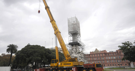 A la Justicia por el monumento A la Justicia por el monumento