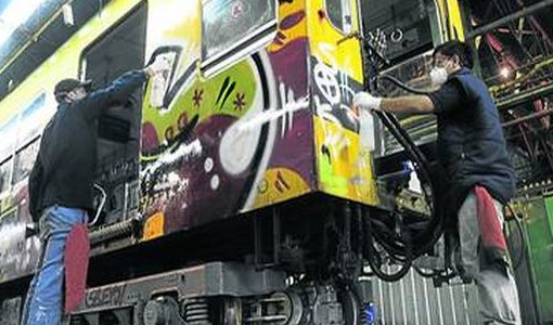 Sacan graffitis de los subtes Sacan graffitis de los subtes