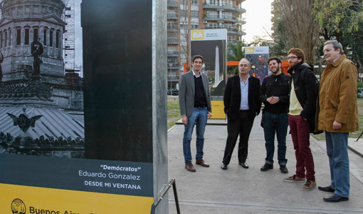 Muestra fotográfica en la Plaza Ángel Gris