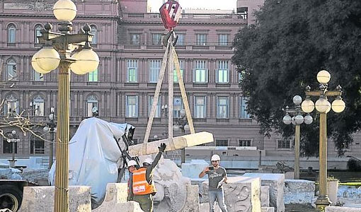 Podría llevar mas de un año emplazar la estatua de Colón