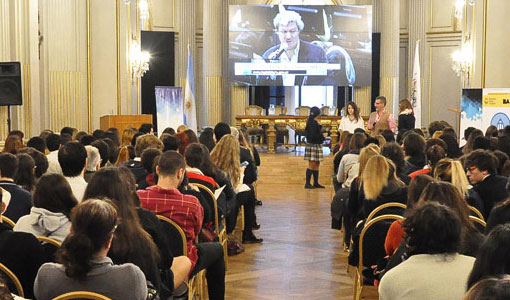 Estudiantes porteños presentaron propuestas a la Legislatura Estudiantes porteños presentaron propuestas a la Legislatura