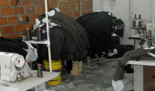 Cierran taller clandestino y rescataron a 25 personas Cierran taller clandestino y rescataron a 25 personas