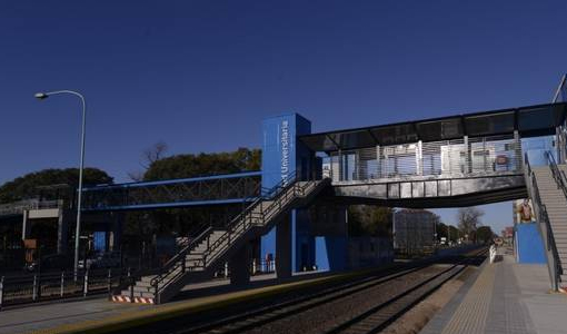El tren llega a Ciudad Universitaria El tren llega a Ciudad Universitaria
