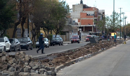 Comenzaron los trabajos de mejoras en la av. Riestra Comenzaron los trabajos de mejoras en la av. Riestra