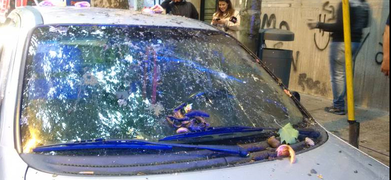 Sonó la alarma por 36 horas y destrozaron el auto Sonó la alarma por 36 horas y destrozaron el auto