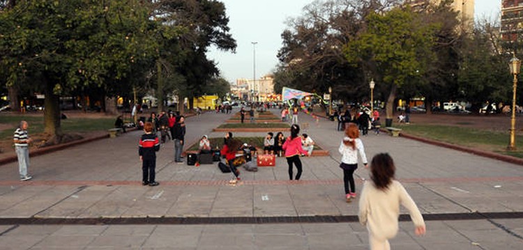 Procesan a un funcionario por las lesiones que sufrió un nene en Parque Chacabuco