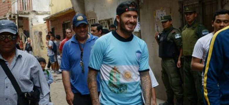 David Beckham llegó a la Argentina y visitó el bajo Flores