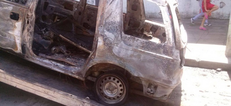 Menos autos abandonados en la via publica Menos autos abandonados en la via publica