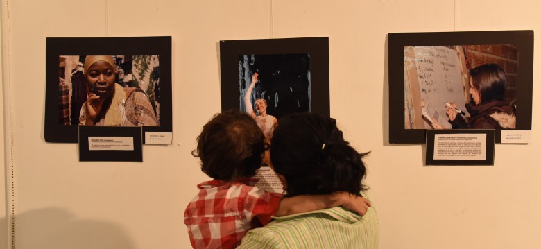 Homenaje a mujeres migrantes en la sede de la Comuna 7 Homenaje a mujeres migrantes en la sede de la Comuna 7