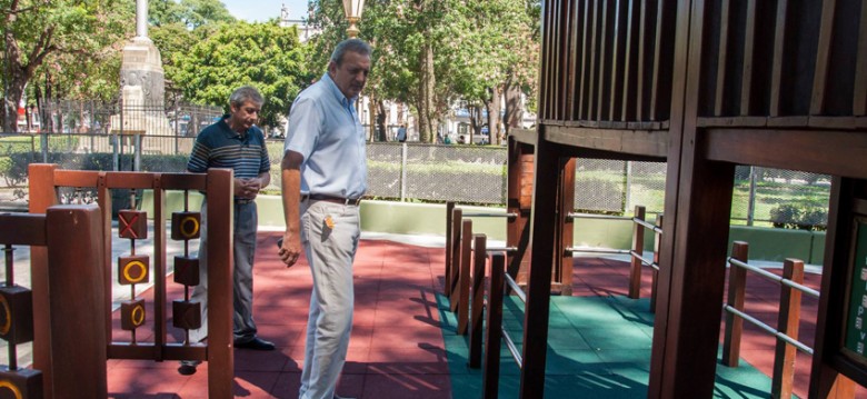 Puesta en valor de los juegos infantiles de Plaza Flores Puesta en valor de los juegos infantiles de Plaza Flores