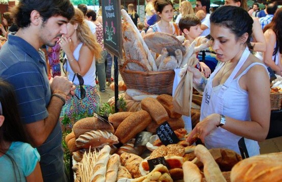 Buenos Aires Market en Parque Chacabuco Buenos Aires Market en Parque Chacabuco