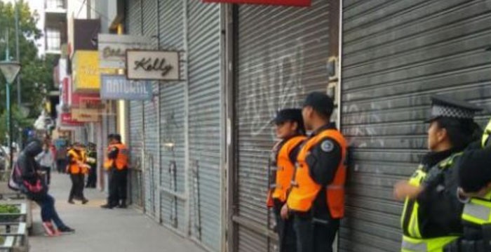 Nuevo operativo anti manteros en la Avenida Avellaneda Nuevo operativo anti manteros en la Avenida Avellaneda