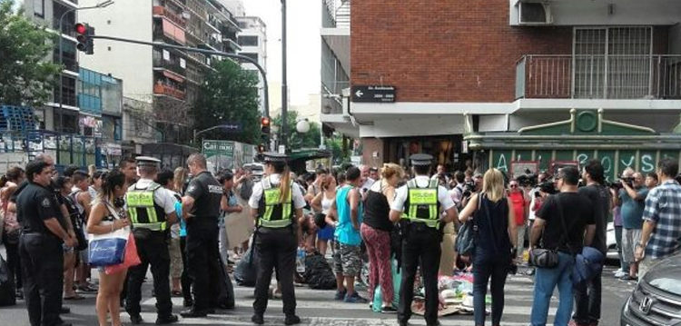 Los manteros quisieron volver a la avenida Avellaneda Los manteros quisieron volver a la avenida Avellaneda