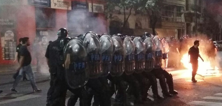 Incidentes en manifestación por reclamo de seguridad en Flores