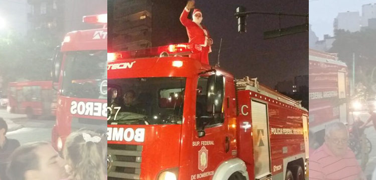 Papa Noel en los festejos de la Asociación de vecinos Floparch Papa Noel en los festejos de la Asociación de vecinos Floparch