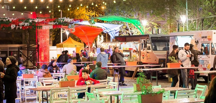 Gastronomía y Cine en el Patio de Los Lecheros Gastronomía y Cine en el Patio de Los Lecheros