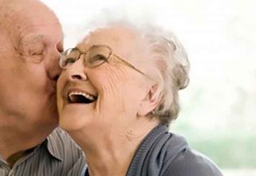 Existe el sexo en la tercera edad y debe disfrutarlo