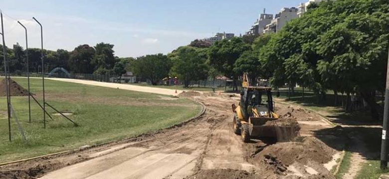 Comenzaron las obras de la pista de atletismo del Parque Chacabuco Comenzaron las obras de la pista de atletismo del Parque Chacabuco