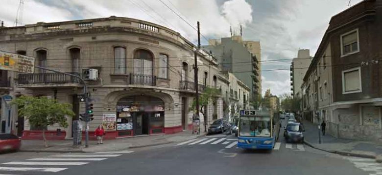 Un policía murió al chocar cuando perseguía a un ladrón en moto