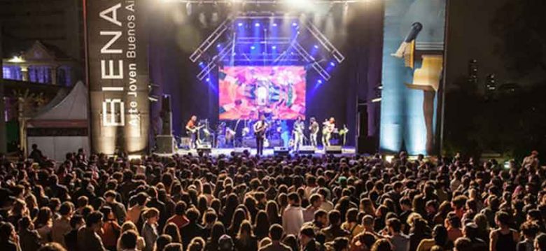 Más de 800 jóvenes artistas se presentaron en La Bienal Más de 800 jóvenes artistas se presentaron en La Bienal