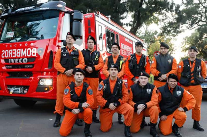 Nuevos egresados del Grupo Especial de Rescate de Bomberos