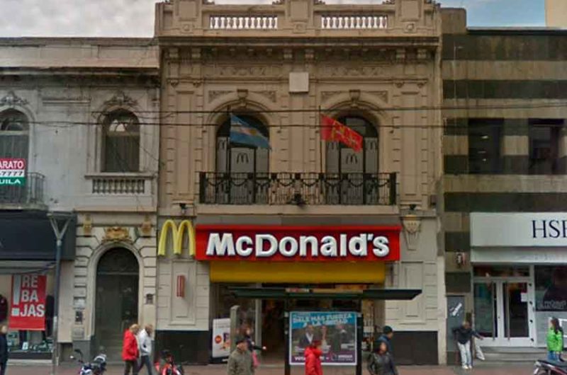 Incendio en el McDonald’s de Avenida Rivadavia y Camacuá