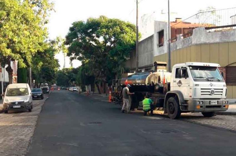 Trabajos de pavimentación en la calle Fray Cayetano Rodriguez