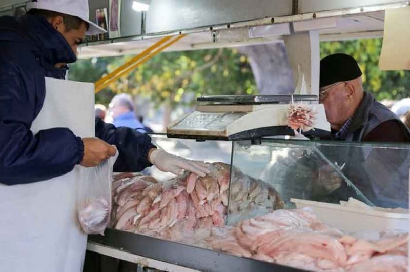 Las ferias de la Ciudad ofrecen pescado para Semana Santa Las ferias de la Ciudad ofrecen pescado para Semana Santa