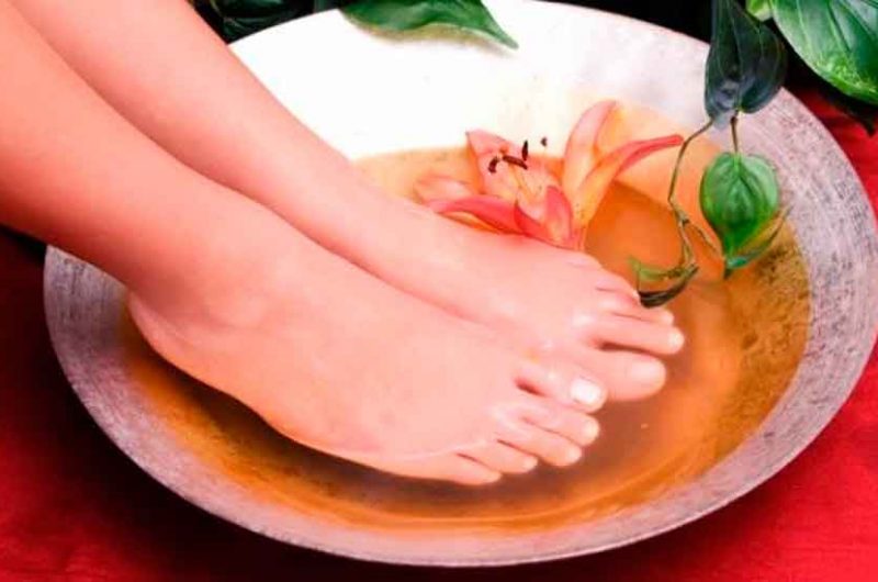 Combatir y eliminar los hongos y los callos de los pies