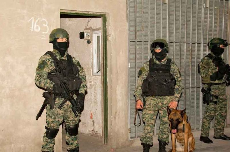 Realizan Operativo antidrogas en el Bajo Flores Realizan Operativo antidrogas en el Bajo Flores