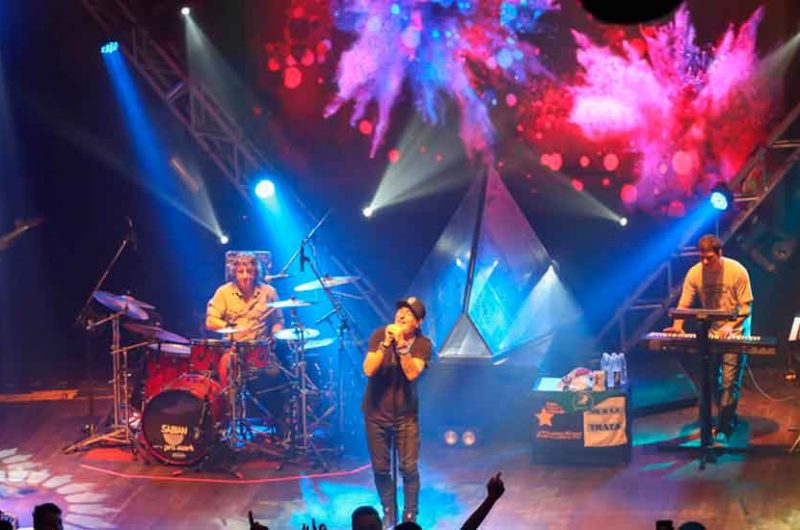 Kapanga presentó “La luz de Quasar” en el Teatro Flores Kapanga presentó “La luz de Quasar” en el Teatro Flores