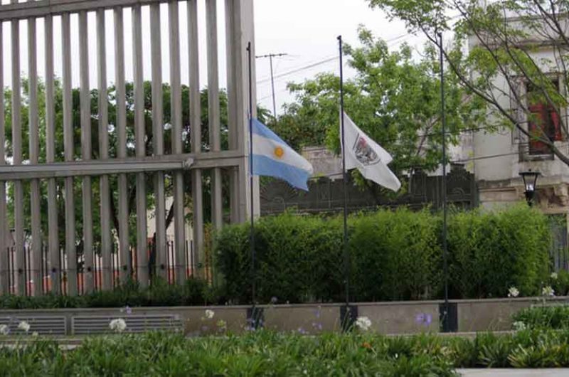 Dos días de duelo por el fallecimiento de una oficial de policía Dos días de duelo por el fallecimiento de una oficial de policía