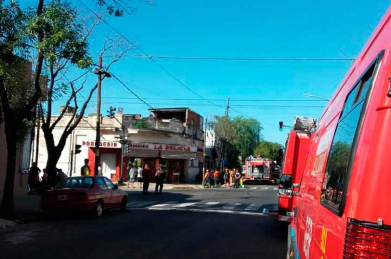 Derrumbe y rescate en una panadería de mataderos Derrumbe y rescate en una panadería de mataderos