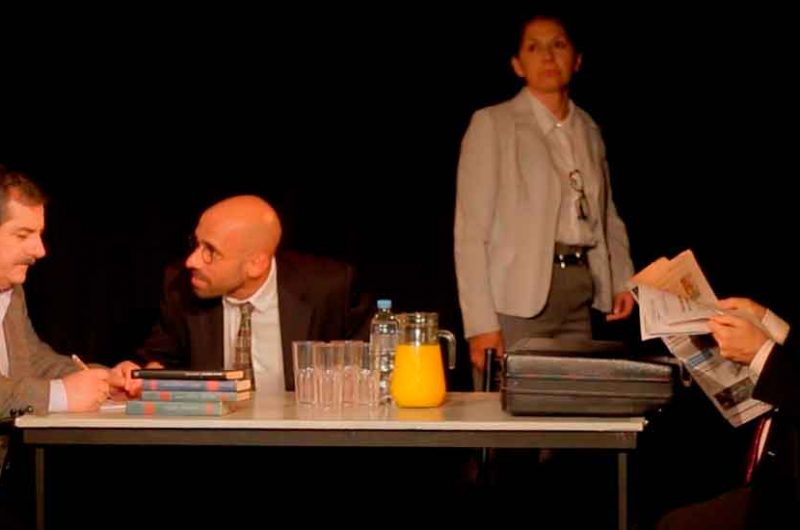“El Método” estrena en el Espacio Cultural Adán Buenosayres “El Método” estrena en el Espacio Cultural Adán Buenosayres