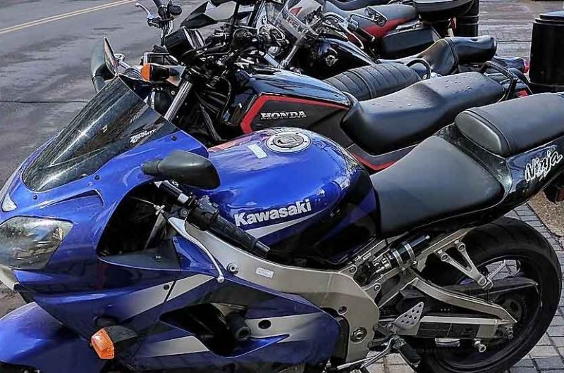 Prueba piloto de estacionamiento exclusivo para motos