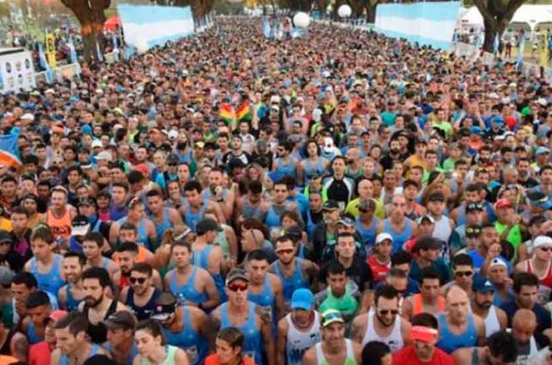 Más 10 mil personas participaron en la Maratón de Buenos Aires Más 10 mil personas participaron en la Maratón de Buenos Aires