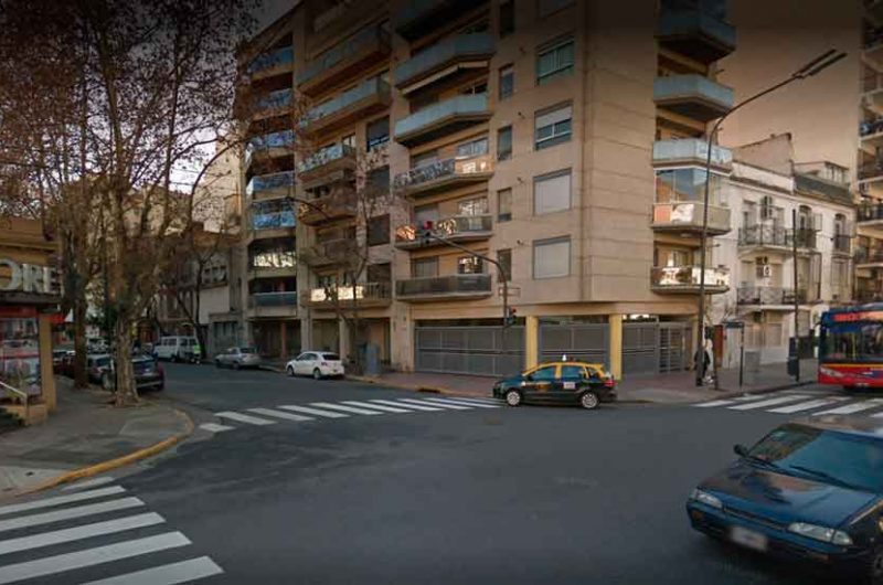 La Policía detuvo a un ladrón que le arrebató el celular a una mujer La Policía detuvo a un ladrón que le arrebató el celular a una mujer