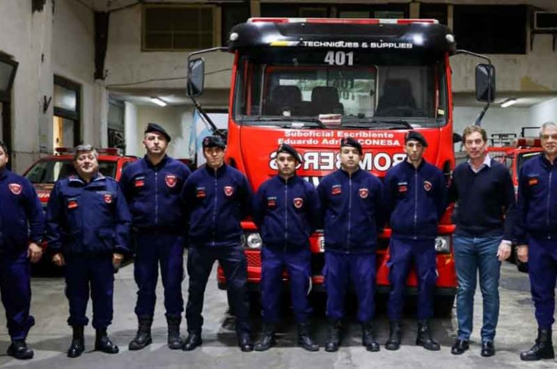 Santilli felicitó por su labor a Bomberos de la Ciudad Santilli felicitó por su labor a Bomberos de la Ciudad