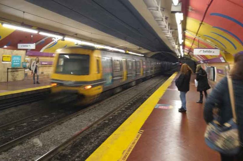 Prueban nuevos trenes Alstom en la línea E Prueban nuevos trenes Alstom en la línea E