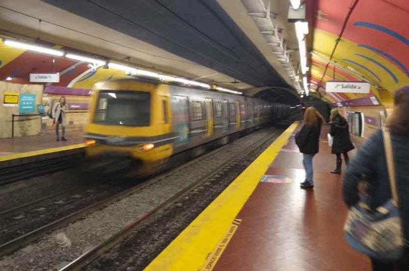 Suspenden la suba de tarifas en subtes y peajes