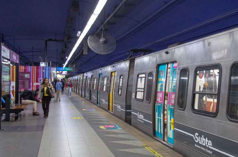 Nueva formación Alstom se suma a la Línea E Nueva formación Alstom se suma a la Línea E