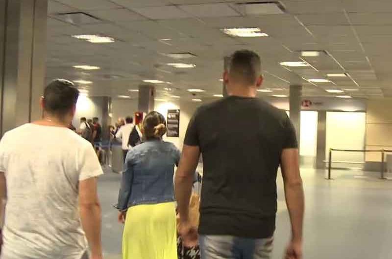 Expulsaron del país a dos extranjeros por delitos sexuales y de drogas Expulsaron del país a dos extranjeros por delitos sexuales y de drogas