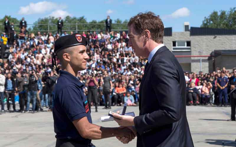 Acto de egreso de nuevos policías y bomberos Acto de egreso de nuevos policías y bomberos