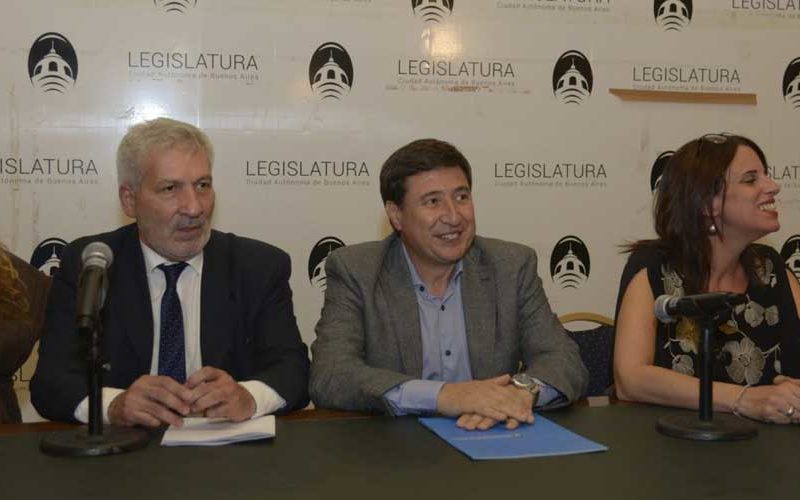 Arroyo:»Se entregarán más de 40 mil tarjetas Alimentar en la Ciudad» Arroyo:»Se entregarán más de 40 mil tarjetas Alimentar en la Ciudad»