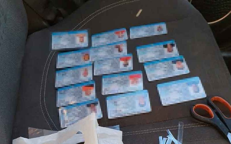 Dos detenidos por falsificar licencias de conducir Dos detenidos por falsificar licencias de conducir