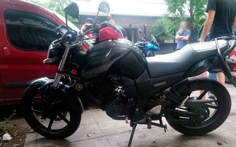 Detienen a un motoquero que violaba la cuarentena Detienen a un motoquero que violaba la cuarentena