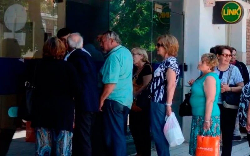 Abrirán los bancos para que los jubilados puedan cobrar Abrirán los bancos para que los jubilados puedan cobrar