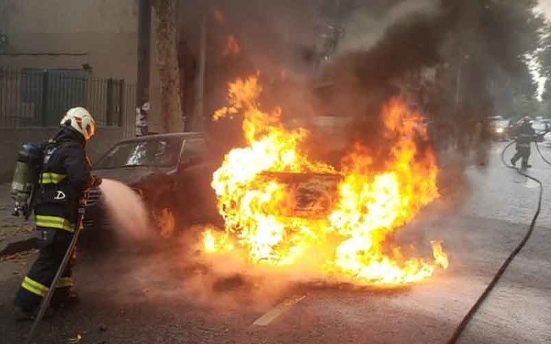 Se incendió un auto en Alberdi y San Pedrito