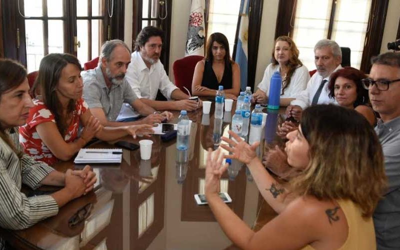 Legisladores del Frente de Todos se reunieron con la presidenta del INADI Legisladores del Frente de Todos se reunieron con la presidenta del INADI