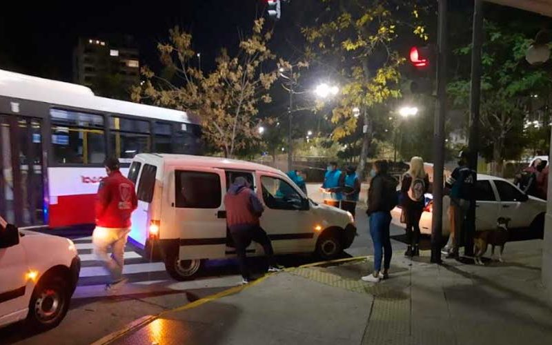 Detienen a una dealer que llevaba cocaína hasta en el tapabocas
